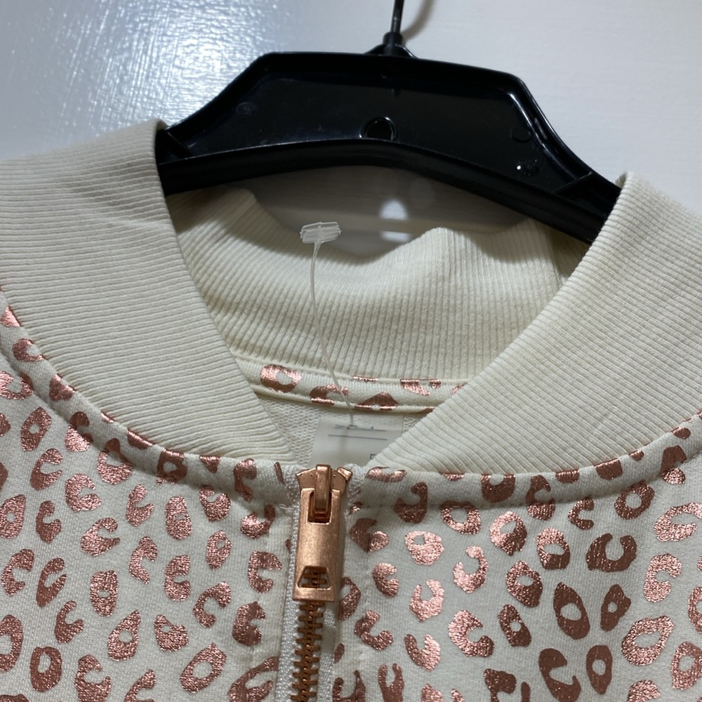 NWOT. Zuda, women’s size 2X, zip-up top. - Picture 8 of 16